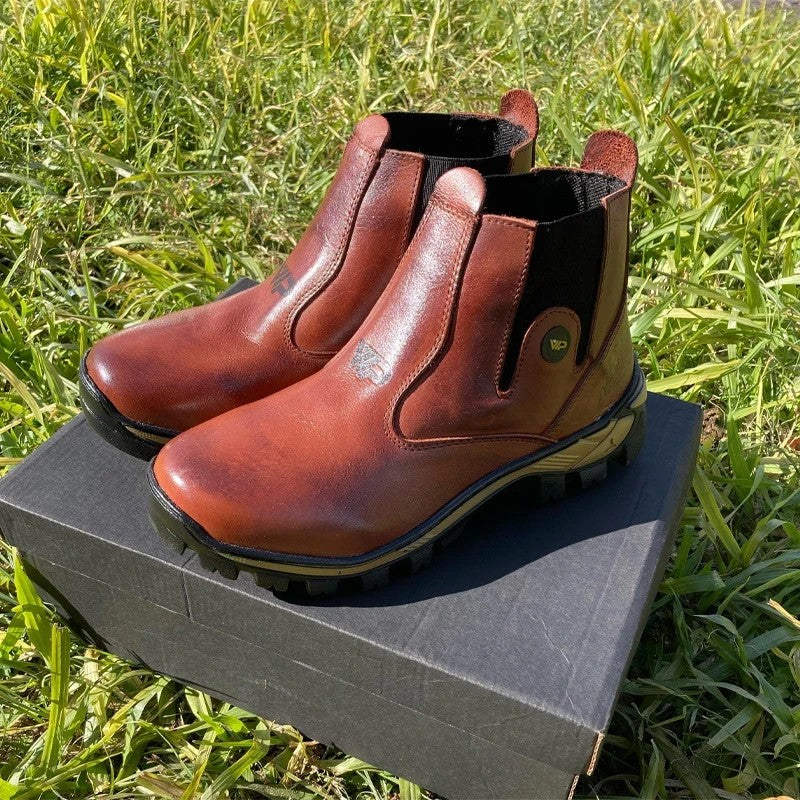 Kit Bota Masculina Adventure em Couro Legítimo e Palmilha Ortopédica +BRINDES: Chapéu, Cinto, Carteira e Copo