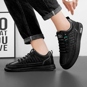 Tênis Casual Ortopédico Masculino Alvion em Couro e Sola Antiderrapante +BRINDES: Relógio, Cinto e Carteira